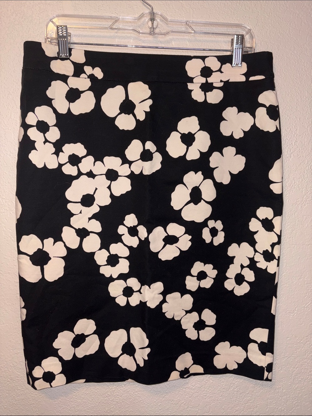LOFT Black Flower print skirt size 8